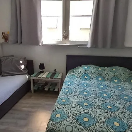Appartement/studio Dans Petite Résidence Calme