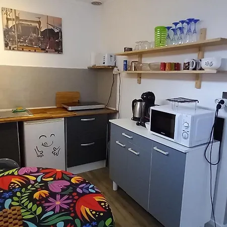 Appartement/studio Dans Petite Résidence Calme
