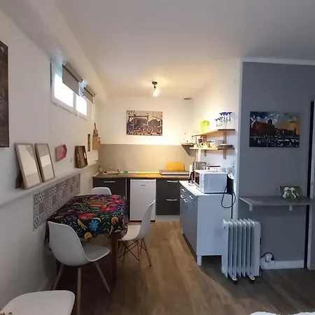 Appartement/studio Dans Petite Résidence Calme *